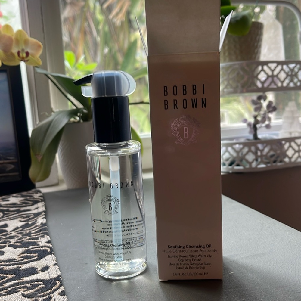 Bobbi Brown Soothing Cleansing Oil. 3.4 fl oz